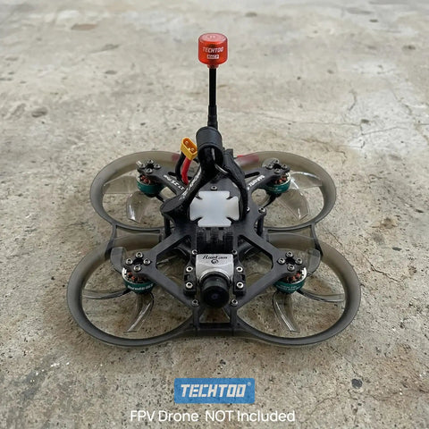 RHCP FPV Antenna for Racing Drones 5.8G 2.3dBi with SMA Male Connector mounted on quadcopter frame