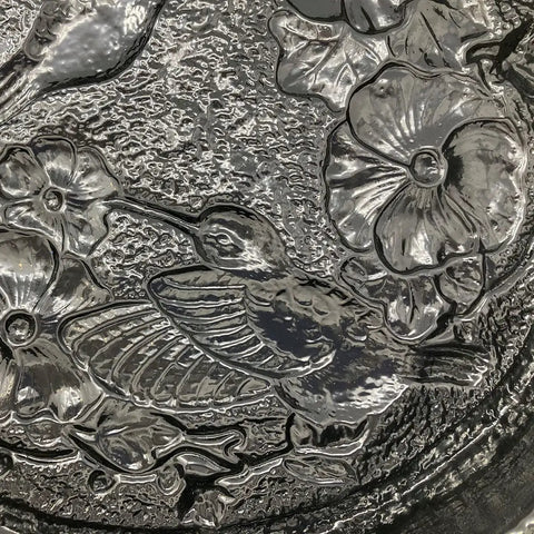 Close-up of Hummingbird And Flowers Round Stepping Stone Mold For Concrete DIY Backyard Garden Pathway Reusable Plastic Cement Mold