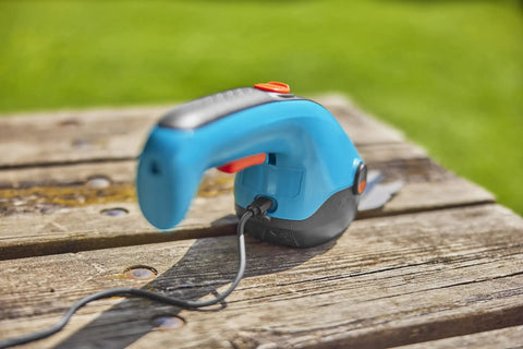 Cordless Hedge Trimmer And Grass Shears For Easy Lawn Edges And Shrubs Battery Powered Handheld Electric Garden Tool With Long Runtime