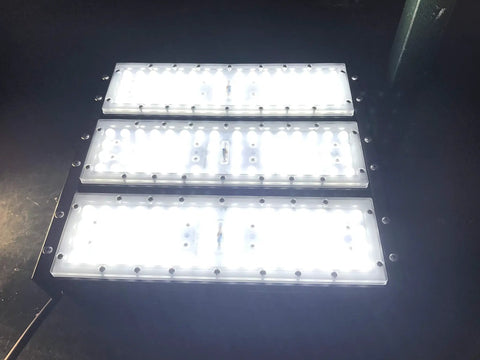 Heavy Duty 400W Led Tunnel Lights Built To Last For Outdoor Streets And Parking Lots Crisp Daylight White Glow with three panels