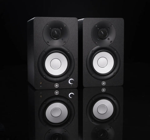 HS4 Black Powered Studio Monitors Pair With 4.5 Inch Woofer And 1 Inch Dome Tweeter 60 Hz To 22 kHz 26W Output reflective view