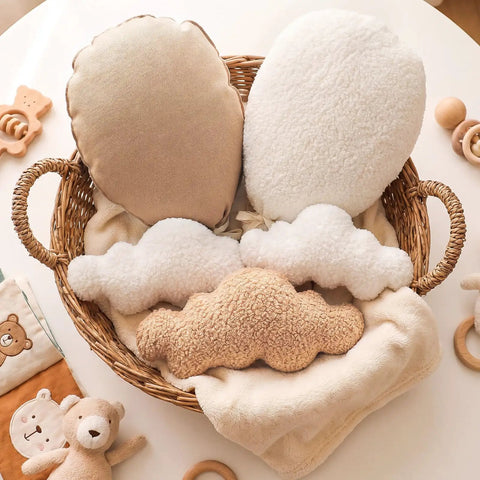 Basket with 5 Piece Nursery Wall Decor Set With Fabric Cloud Balloons And Linen 3D Hot Air Balloons, soft plush clouds