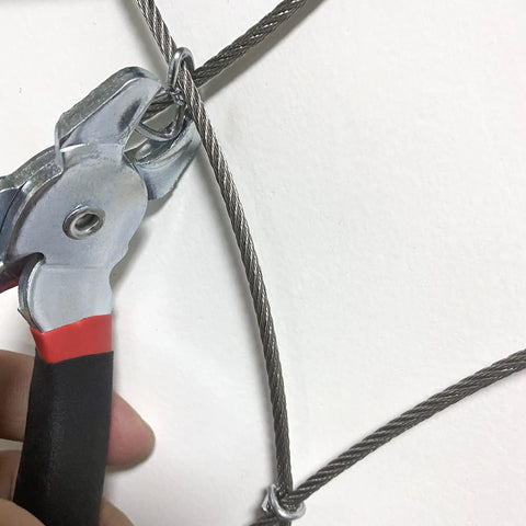 Pro Grade Hog Ring Pliers Kit With Four Hundred Eighty Pieces Galvanized Hog Rings used on wire netting