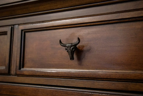 Set Of 6 Steer Skull Drawer Pulls Rustic Brown Cast Iron Cabinet Knobs For Farmhouse Kitchen Drawers Texas Style Home Decor close-up