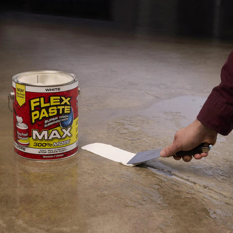 Applying Waterproof Paintable Putty Sealant That Fills Gaps And Cracks In Walls Drywall Concrete EPDM Roofs And RVs Blocks