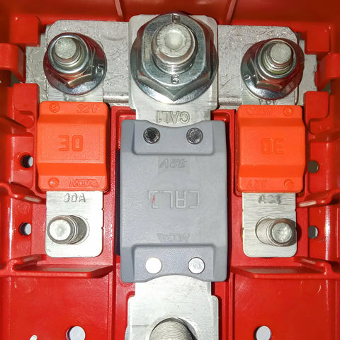 Tough As Nails 18 Piece High Current Bolt On Fuse Kit With 30A To 175A Amps For Cars Trucks Boats RVs showing 30A fuses in a durable holder.
