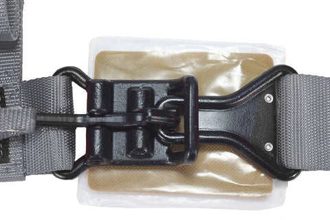 Close-up of buckle on Gray 4 Point Harness With 2 Inch Straps Universal UTV Off Road Harness Kit For 4 Point 2 Pack.