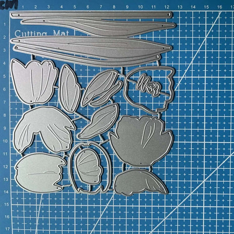 Flower Die Cut Set on cutting mat, 12.2x10.9 cm, silver carbon steel for card making and scrapbooking, includes metal cutting dies.