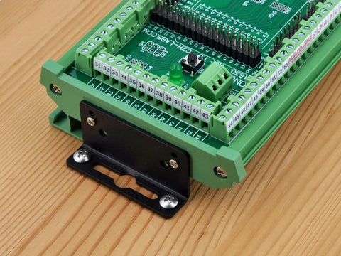 GIGA R1 WiFi Terminal Block Adapter Module for Industrial Control, DIN Rail or Screw Mount, Plug-and-Play GPIO Breakout Board, Standard Version With A0 to A11 and D0 to D53 Ports, green PCB