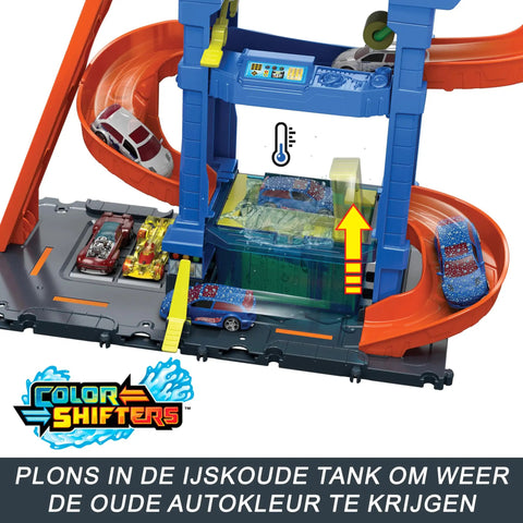 Tunnel Twist Car Wash Play Set With Color Shifter Car showing ice water color shift action in 18-piece Hot Wheels City vehicle wash.