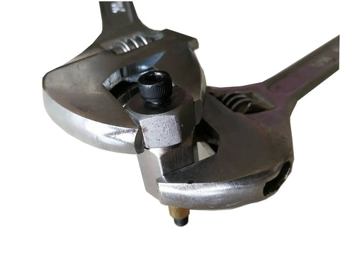 Close-up of bolt and washer on Rivet Nut Setting Tool For M4 To M10 Range, Reusable Nutsert Tool With High Tensile 10.9 Bolts