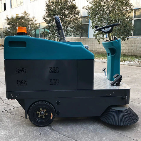 Ride On Automatic Floor Sweeper Machine For Warehouses Factories And Commercial Spaces Heavy Duty Industrial Cleaning System Designed for Large Indoor Areas And Distribution Centers Efficient Sweeping Solution