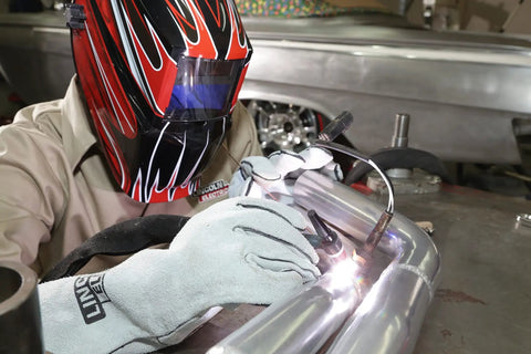 Welder using Leather Welding Gloves KH641 Pro Grade Heavy Duty Heat Resistant Gauntlet Cuff for torch work