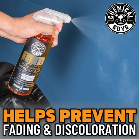 Hand spraying Meticulous Matte Detailer And Spray Sealant For Crisp Satin And Matte Finishes Safe For OEM Vinyl 32 Fl Oz