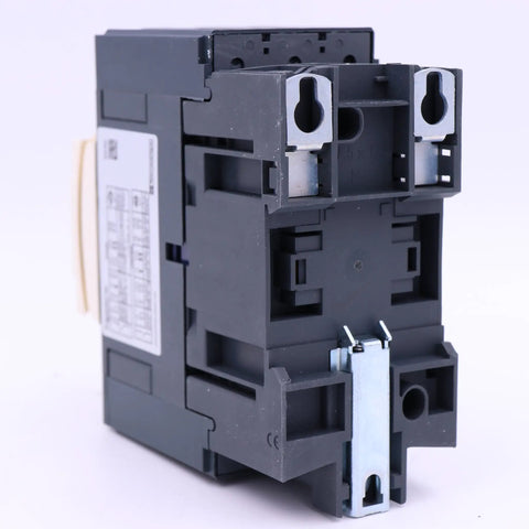 Three Pole Contactor With 110V AC Coil, 40 Amp Load Rating, LC1D40A LC1D40AF7 Series, AC-3 Duty, 440V AC Compatible