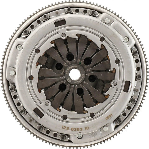 Heavy Duty Clutch And Dual Mass Flywheel Kit For Volkswagen Audi Seat L4 1.8L Fwd 1998 2008 close-up showing pressure plate.