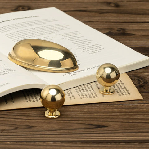 10 Pack Unlacquered Brass Cabinet Knobs And Pulls Set, Solid Brass Hardware With Living Finish, Naturally Patina Aging, Polished Gold Look, Subtle Color Variations, Fingerprint Friendly, Ideal For Kitchen, Bath, And Furniture Cabinets. Assorted knobs and pull