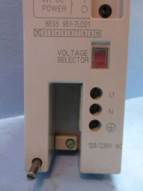 Used 6ES5951-7LD21 SIMATIC S5 Power Supply For Industrial Automation, 120/230 VAC Input, 5 VDC At 7 A And 15 A, 5.2 V At 2.5 A, 24 V At 0.35 A, Removed From 170-HT-8, Tested And Working Condition, front panel with voltage selector