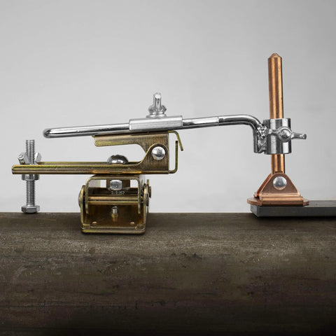 Deluxe magnetic Grasshopper welding jig with copper spindle, magnetic V-pad base and anti-tip bolt (7.5 in).