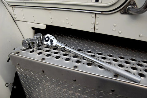 3/4 Inch Drive Quick Release Teardrop Ratchet, 24-Tooth, 19-3/4 Inch Length, Chrome Finish on metal surface