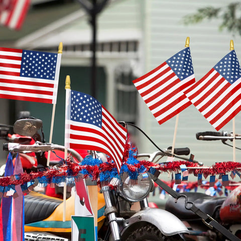 50 Pack 4x6 Inch American Flags On Sticks For Fourth Of July And Patriotic Events Tear Resistant Handheld USA Flags in parade