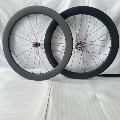 700C Deep Section Carbon Road Bike Wheelset with 60mm Rim Depth and 28mm Width Tubeless Clincher Purple Hubs Disc Brake Compatible