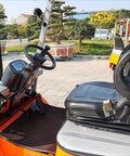 Electric Pallet Stacker Heavy Duty Forklift 1 To 3 Ton Capacity Compact design cockpit with steering and control panel.