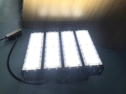 Heavy Duty 400W Led Tunnel Lights Built To Last For Outdoor Streets And Parking Lots Crisp Daylight White Glow mounted for installation.