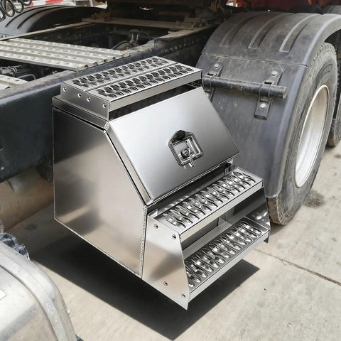 18 Inch Aluminum Side Mount Tool Box For Semi Trucks With Saddle Step attached to truck frame