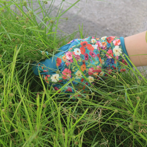 Womens Gardening Gloves With Printed Design And Touchscreen Grip For Thorn Proof Puncture Resistant Work Gloves For Weeding Planting Pruning And Daily Garden Tasks For Everyday Use, hand in grass wearing colorful floral glove