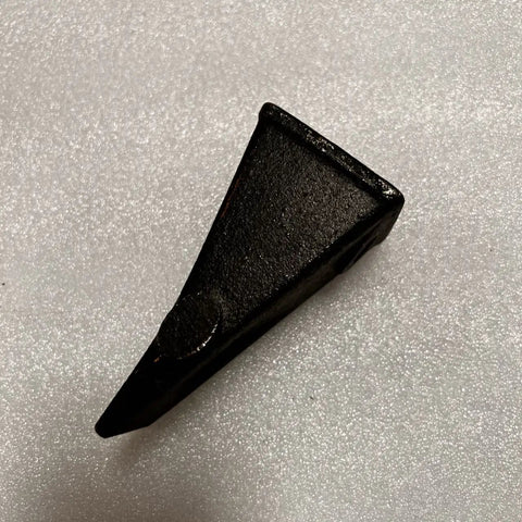 Single black bucket tooth from Five Pack X156 Bucket Teeth For Mini Excavator Skid Steer And Backhoe With Pins Fits X156 X156S P156 6716001 TX156X