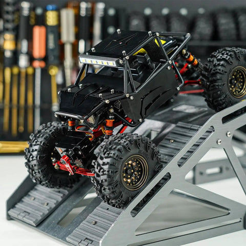 45g Nylon Rock Buggy Body Shell With Dope Aluminum Spider Panels For 1 To 24 RC Crawler on metal ramp