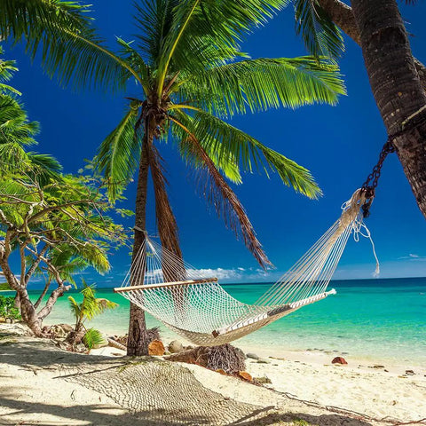 Hammock on tropical beach, ideal for Beefed-Up 750Lb Paracord 4mm 11-Strand Tactical Parachute Cord For Camping And Survival Desert Camo
