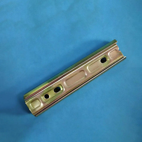 20 Pack Heavy Duty Metal Couch Connectors For Modular Sofa Sets showing a sturdy steel linkage clip on a blue background.