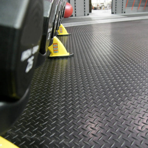 Diamond Plate Rubber Flooring Roll 3 mm Thick 4 Ft By 2 Ft Black Durable Industrial Grippy Floor Mat For Slippery Surfaces