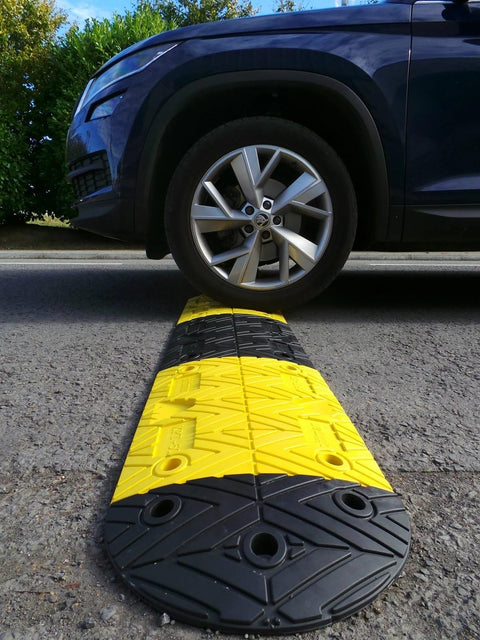 Car crossing Eco XPT Speed Bump Kit With Cable Channel For Private Roads And Parking Lots Heavy Duty Plastic Rubber