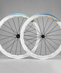 Carbon Disc Brake Wheelset For Road Bikes 700c Tubeless Ready White Finish Lightweight Build Compatible With Shimano 8-12 Speed