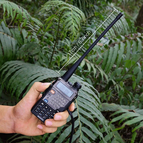 Dual Band Ham Radio Antenna 136-174MHz and 400-470MHz Omni Directional 3 dBi Gain SMA Female with Baofeng UV5R in hand