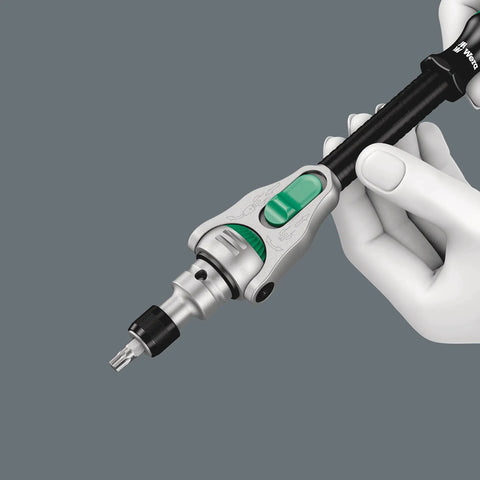 Zyklop 8000 B SB Ratchet Five In One Fine Tooth Tool with freely pivoting head held in hand, showing detailed controls.