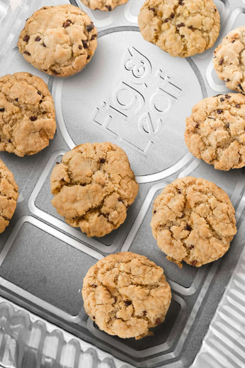 Cookies on 25 Pack 1/4 Size Cookie Sheet Baking Pans 12.8 By 8.9 Inch Heavy Duty Nonstick Aluminum Foil Trays