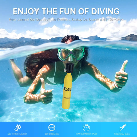 Diver underwater with 0.5L Mini Scuba Tank Portable Lung Tank DOT Certified for Underwater Breathing Training