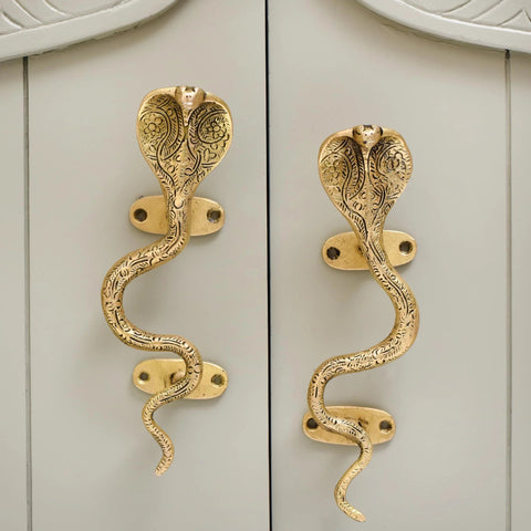 Cobra Snake Themed Brass Cabinet Pulls With Antique Gold Finish For Cabinets And Drawers Decorative Door Handles For Vintage Style Interiors Including Kitchens And Dressers 1 Pair For Classic Homes mounted on light cabinet doors