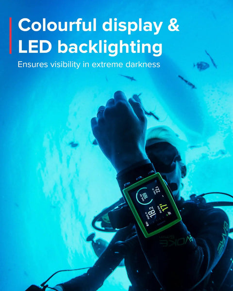 Diver underwater using Compact Wrist Dive Computer With USB, Bright High Contrast Screen, Easy To Read Underwater And In Darkness