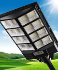 Super Bright Solar Street Lights Outdoor Dusk To Dawn Parking Lot Lights With Motion Sensor Remote 3 Modes 6000K 560 LEDs