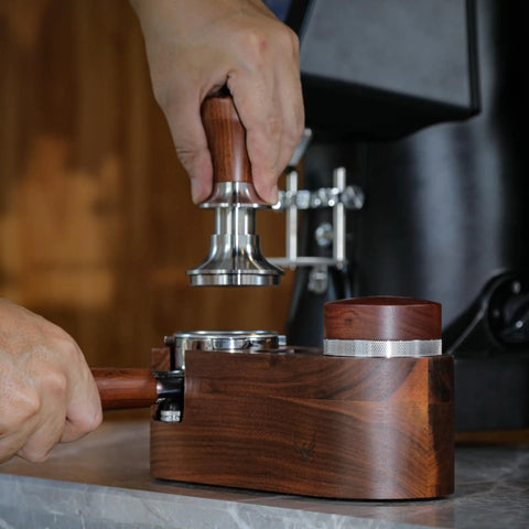 Using 58mm Espresso Tamper Station With Rosewood Finish All In One Coffee Bar Organizer For Tamper Distributor Portafilter Holder