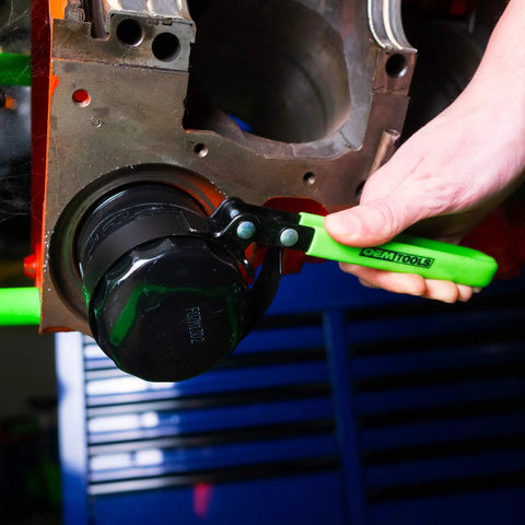 Using Adjustable Oil Filter Wrench For Spin On Filters Two And Three Quarters To Three And One Quarter Inches on car engine