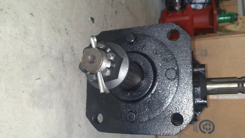 Heavy Duty 40 Hp Agricultural Gearbox Rotary Cutter with six spline input, showcasing the durable bolt and mounting design.