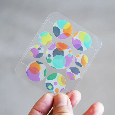 Colorful mosquito bite relief patch for kids with aloe and witch hazel fast itch relief, clear hydrocolloid insect bite treatment.