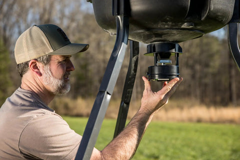 Moulrie All-In-One Ii Wireless Deer Feeder Kit With Bluetooth App Control Remote Monitoring From 300 Feet Cellular Connectivity For Edge 3 Cameras Smart Hunting Gear And Wildlife Attractant Dispenser Solution