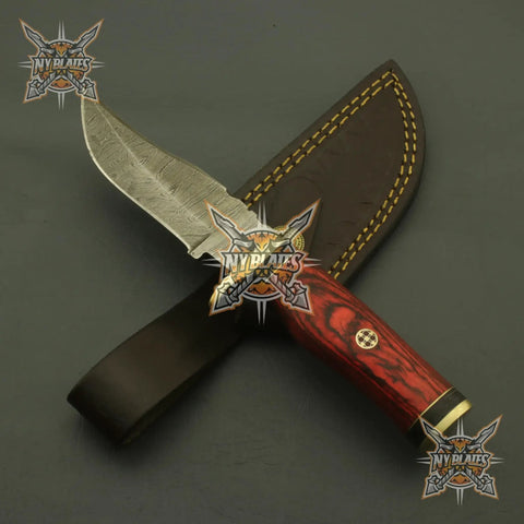 Damascus Steel Hunting Knife With Rosewood Handle 8 Inch Full Tang Blade Traditional Style Leather Sheath For Camping Skinning And Outdoor Tasks And Bushcraft Enthusiasts